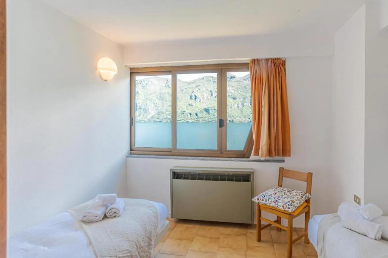 La Terrazza Sul Lago Limonta 0*,